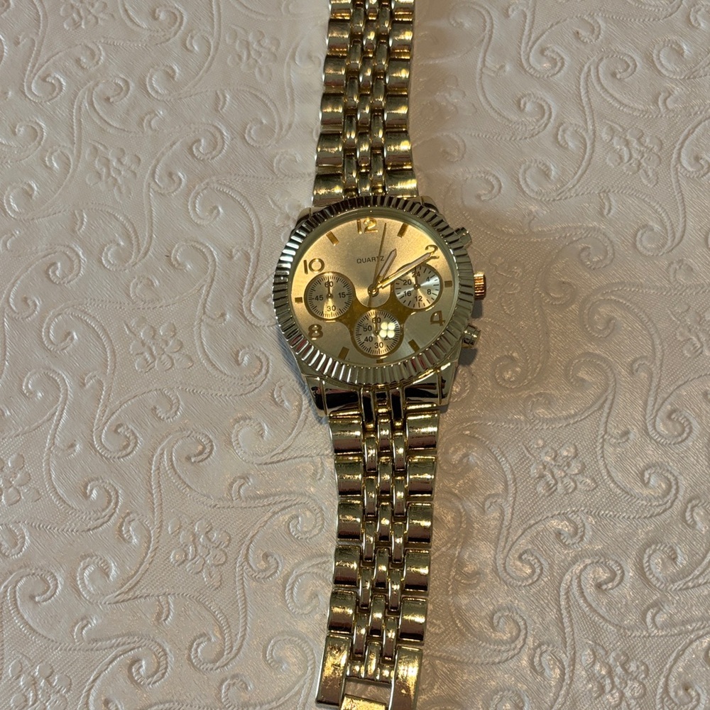 Elegant Gold Women's Watch